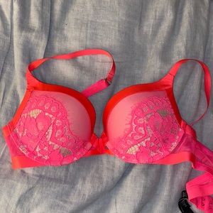 VS Hot pink bra